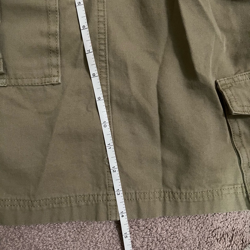 Grunge army green cargo back pockets mini skirt adjustable waist buckle - Picture 6 of 8